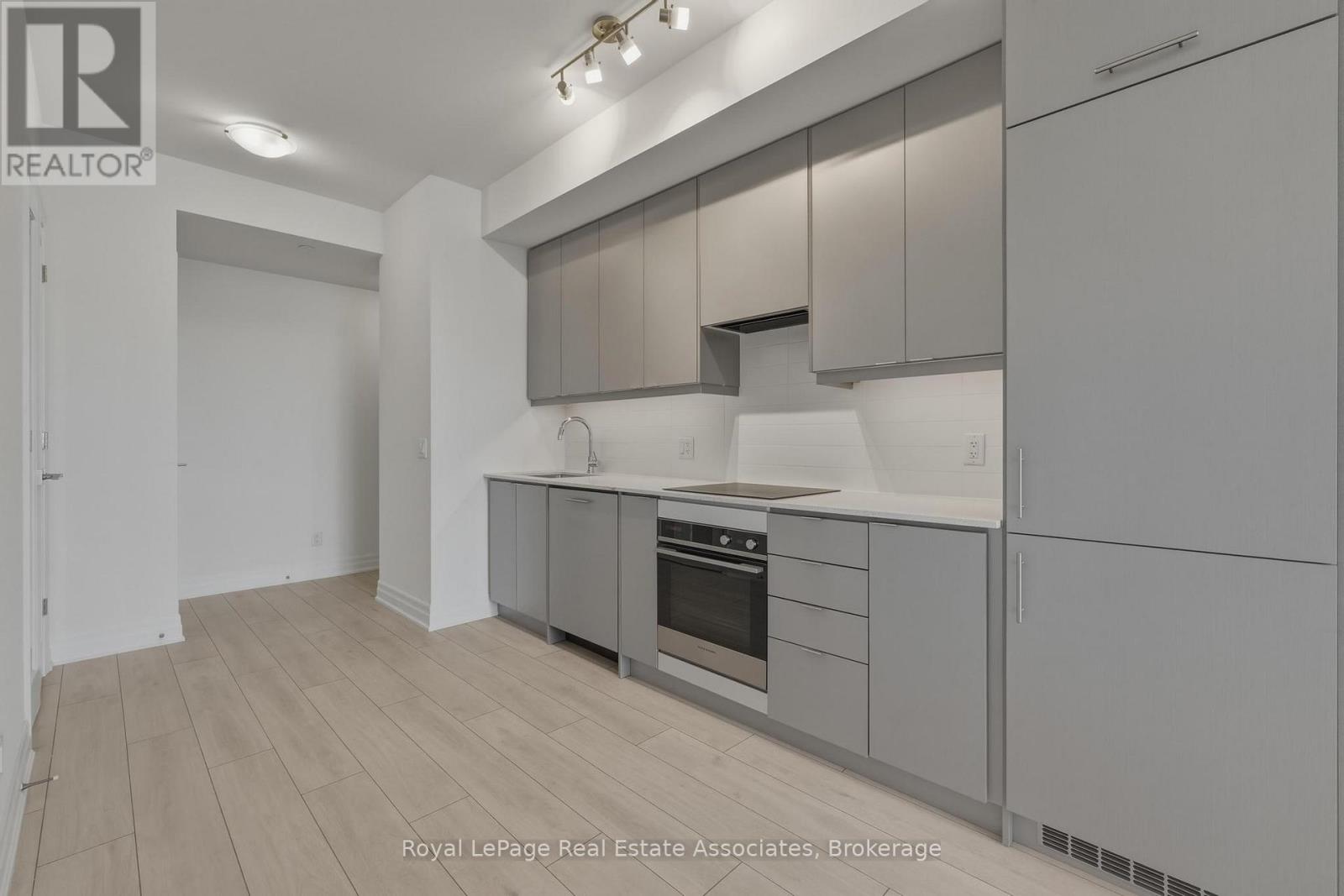 3306 - 30 Elm Drive W, Mississauga, Ontario  L5B 0N6 - Photo 5 - W13696444