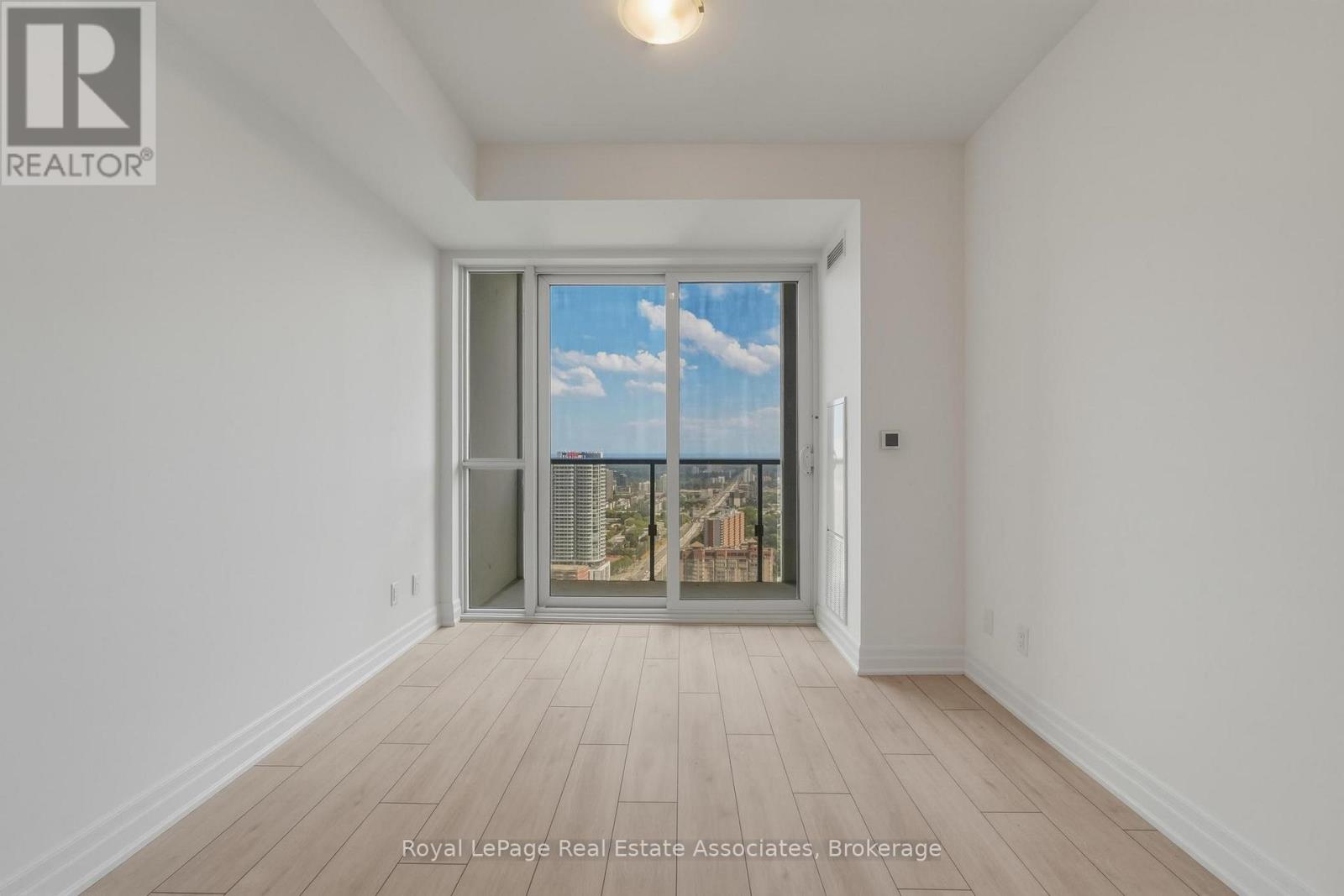 3306 - 30 Elm Drive W, Mississauga, Ontario  L5B 0N6 - Photo 7 - W13696444