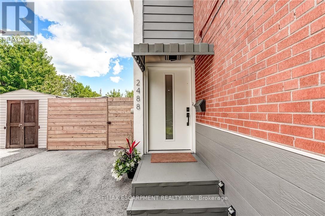 2488 Brookhurst Road, Mississauga, Ontario  L5J 1R3 - Photo 4 - W13696454