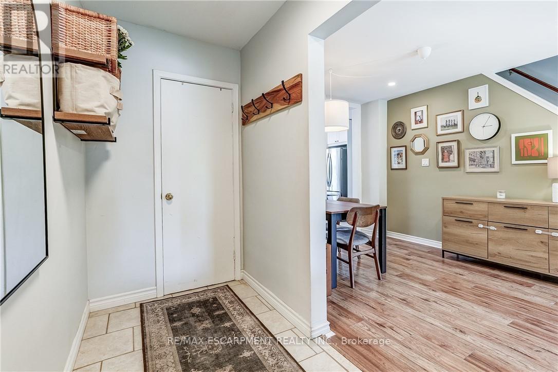 2488 Brookhurst Road, Mississauga, Ontario  L5J 1R3 - Photo 6 - W13696454