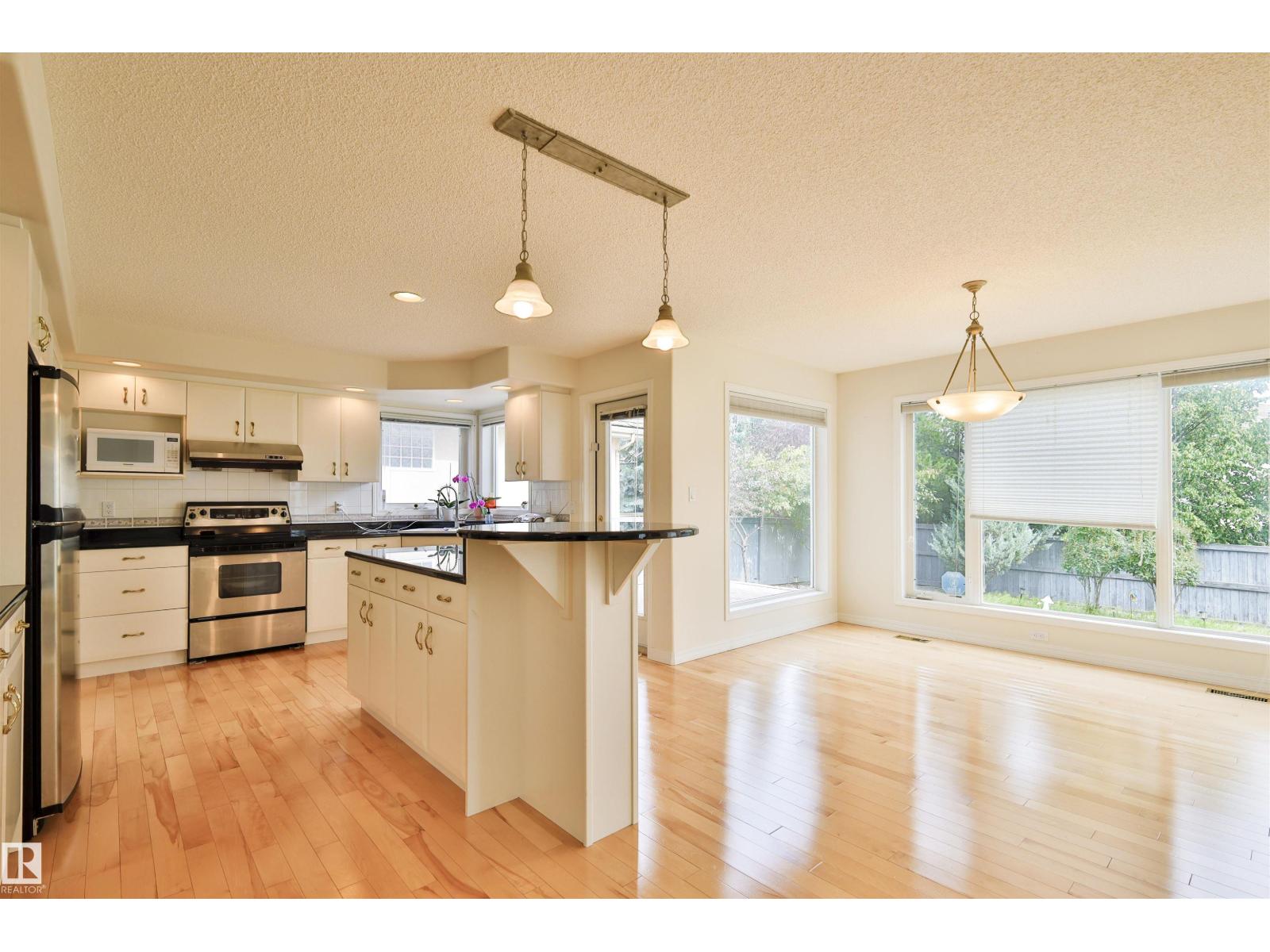237 Darlington Cr NW, Edmonton, Alberta  T6M 2T1 - Photo 13 - E4504683