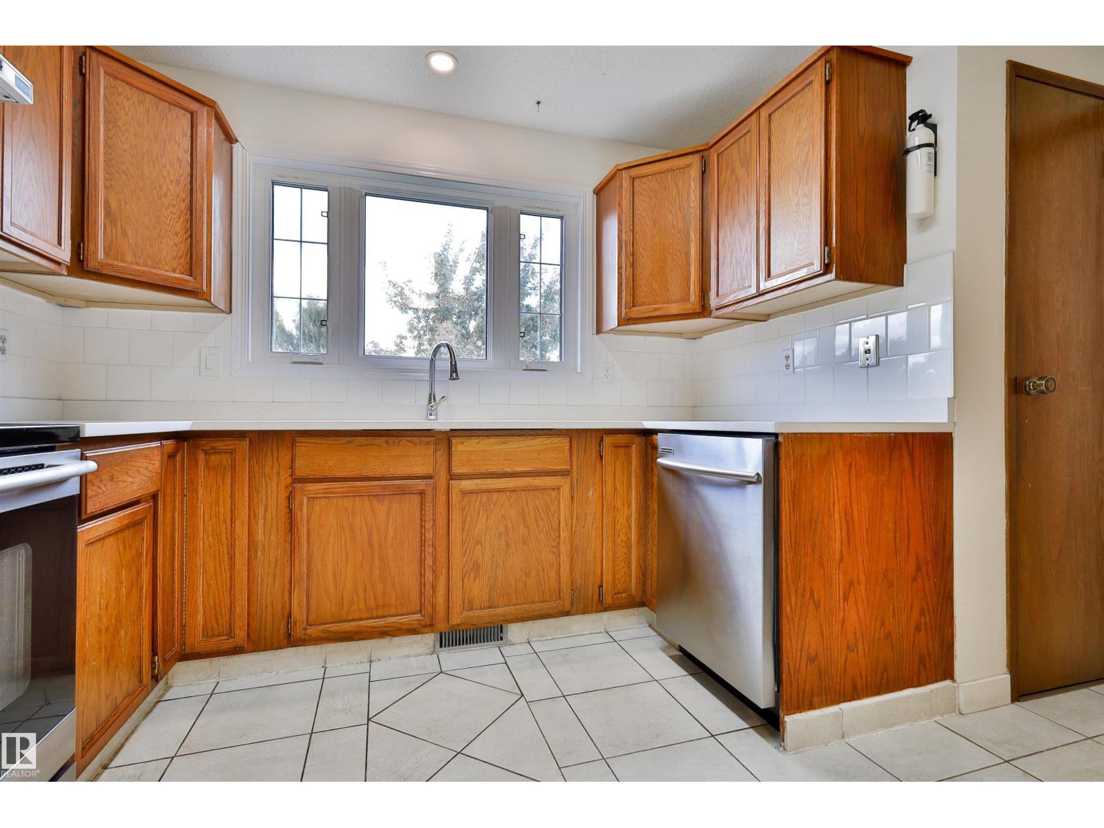 12229 39 St NW, Edmonton, Alberta  T5W 2K2 - Photo 6 - E4504687