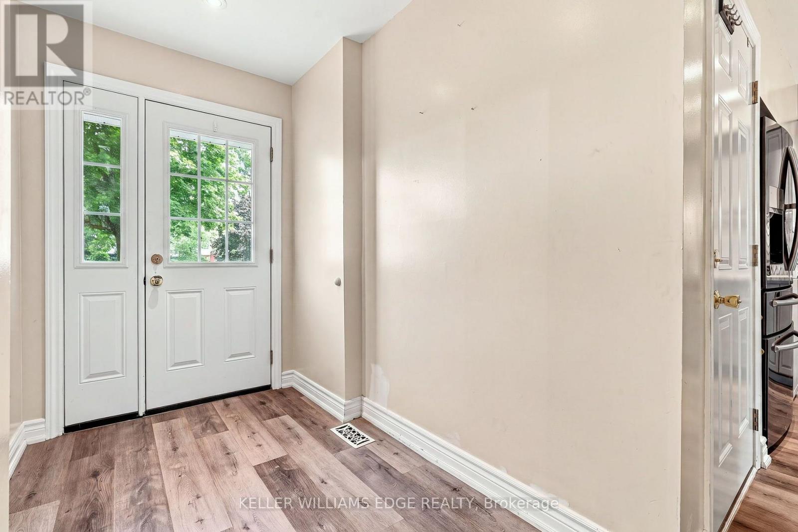 82 St. Andrews Drive, Hamilton, Ontario  L8K 6H4 - Photo 4 - X13696350