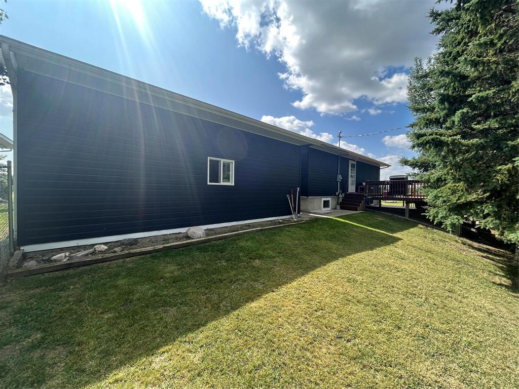 112 Berg Crescent, Russell, Manitoba  R0J 1W0 - Photo 2 - 202620913