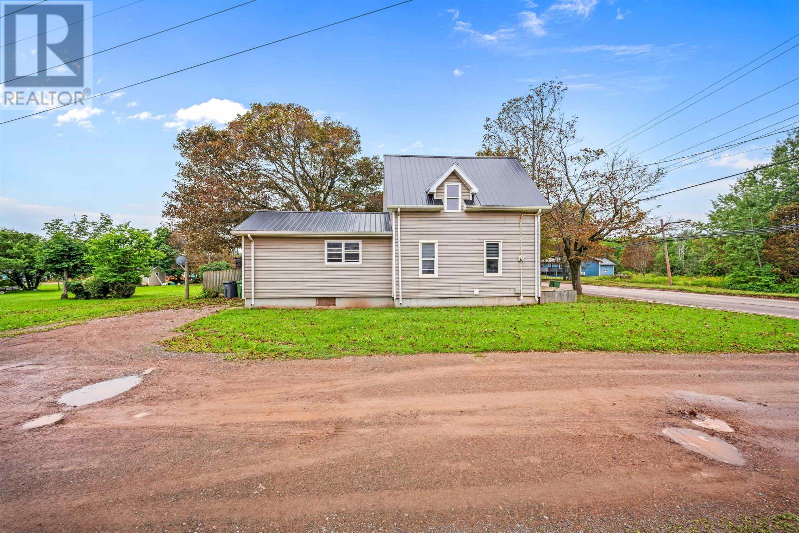 241 Phillip Street, Tignish, Prince Edward Island  C0B 2B0 - Photo 3 - 202621122