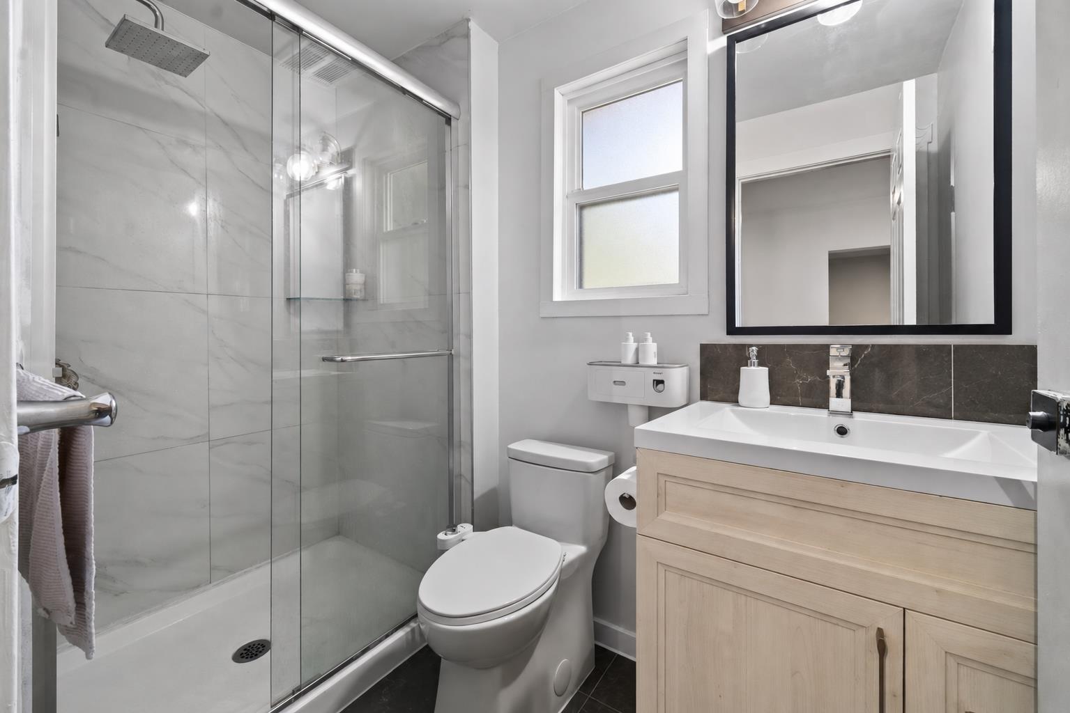 13355 65a Avenue, Surrey, British Columbia  V3W 8T2 - Photo 11 - R3155551