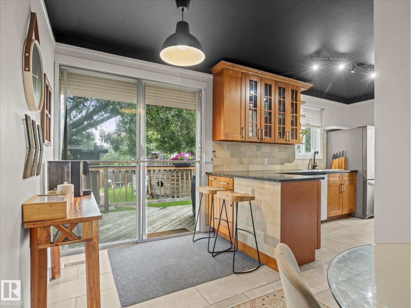 11949 St Albert Tr NW, Edmonton, Alberta  T5L 4G5 - Photo 11 - E4504690