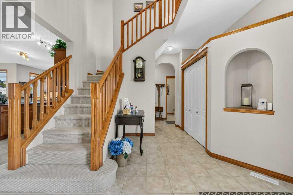 10 Westmount Road, Okotoks, Alberta  T1S 2J1 - Photo 4 - A2336574