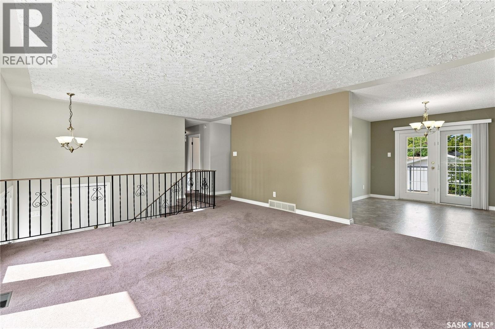 541 Guelph Crescent, Saskatoon, Saskatchewan  S7H 4R3 - Photo 6 - SK046171