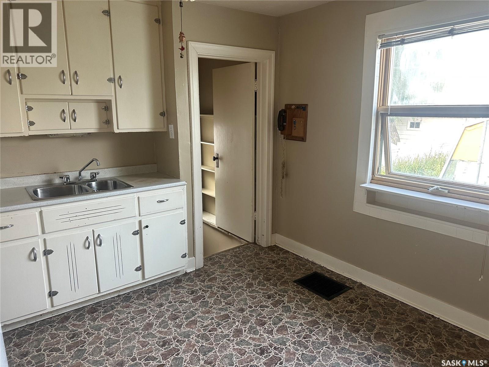 2508 Edgar Street, Regina, Saskatchewan  S4N 3L5 - Photo 6 - SK046167