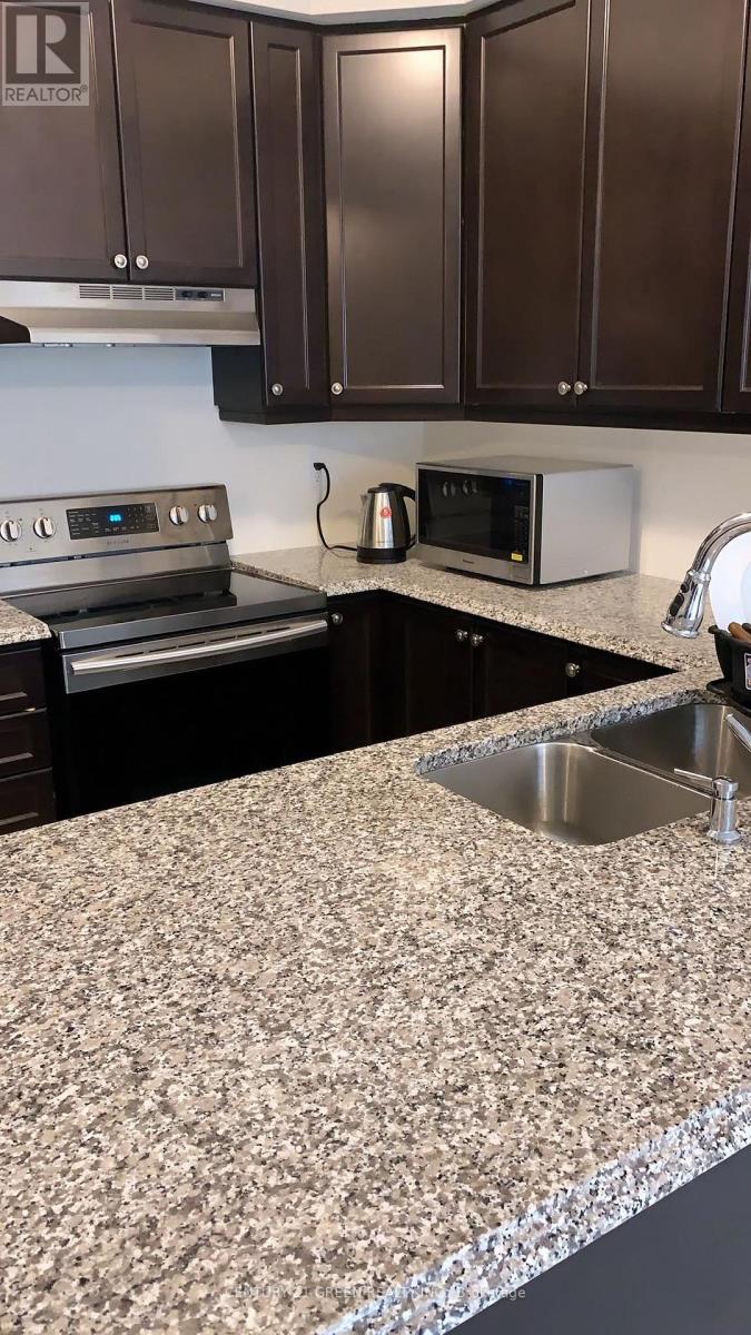 1064 Belcourt Street, Pickering, Ontario  L1X 0G2 - Photo 6 - E13695336