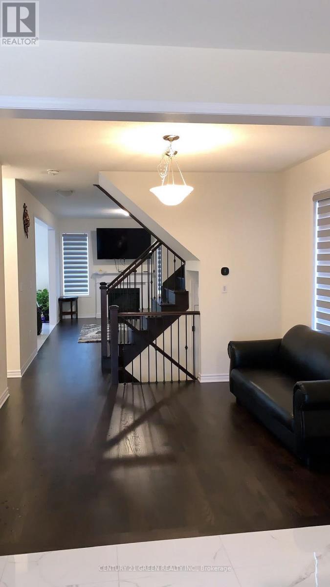 1064 Belcourt Street, Pickering, Ontario  L1X 0G2 - Photo 3 - E13695336