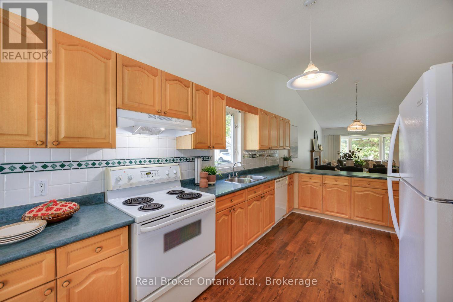 10 Niagara Trail, Clarington, Ontario  L1B 1A2 - Photo 13 - E13696664