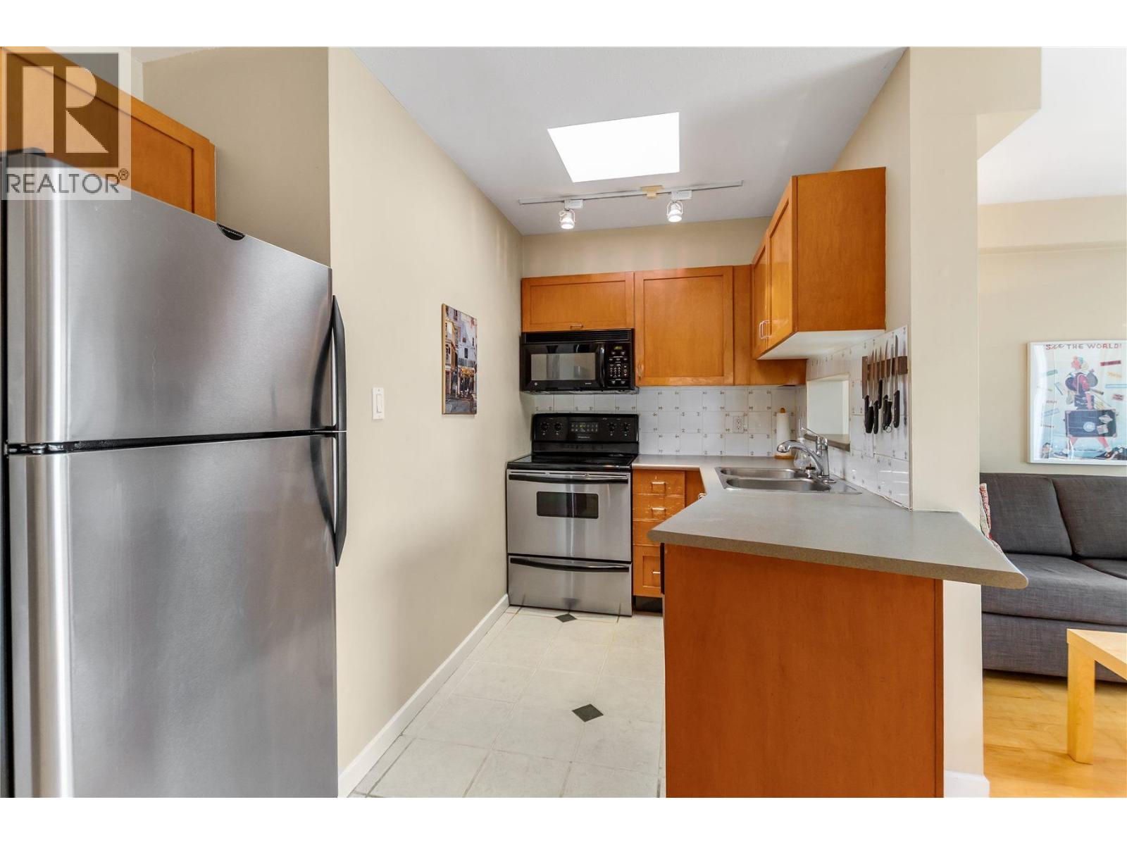 301 3788 W 10th Avenue, Vancouver, British Columbia  V6R 2G4 - Photo 10 - R3157165