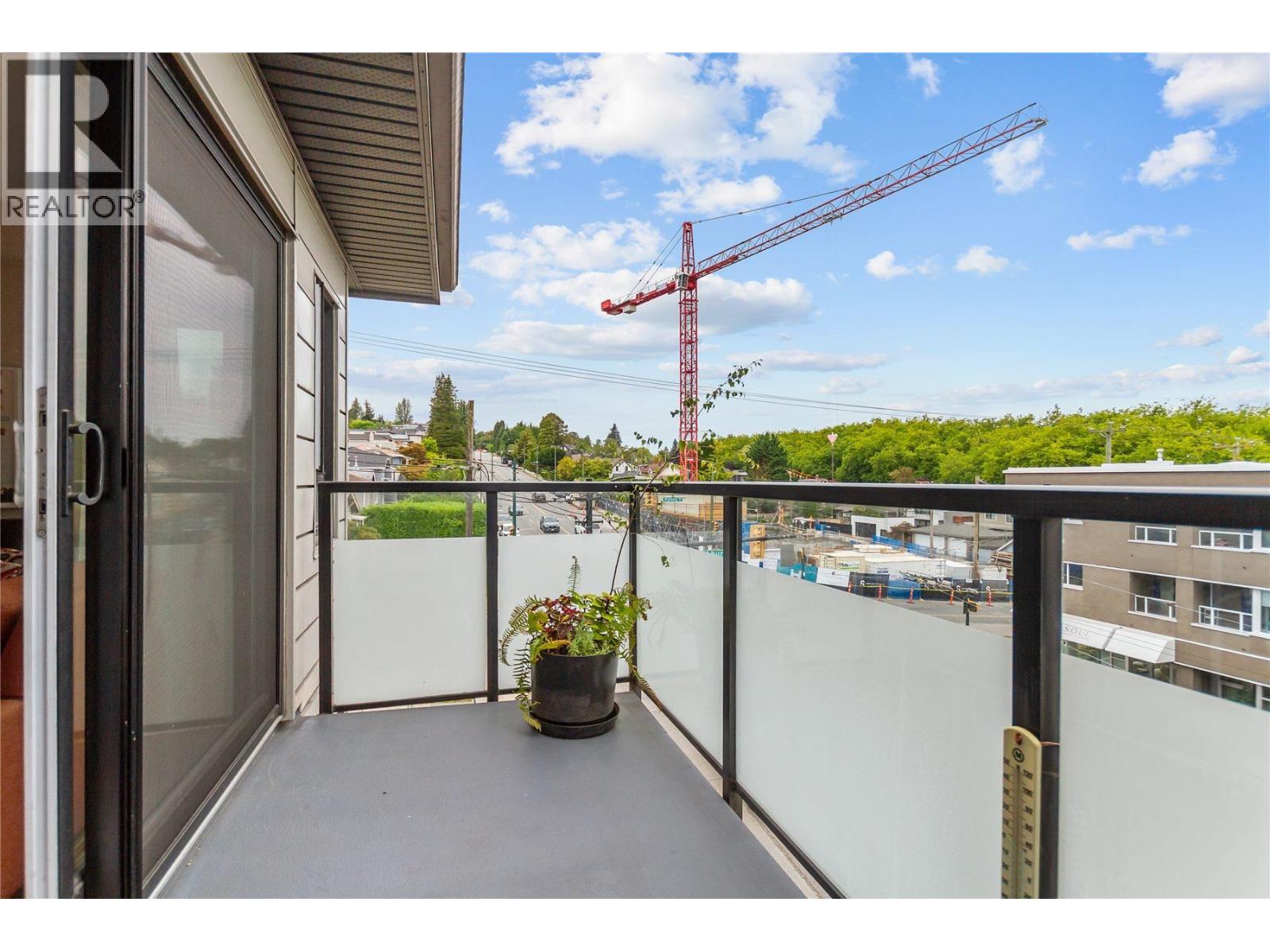 301 3788 W 10th Avenue, Vancouver, British Columbia  V6R 2G4 - Photo 13 - R3157165