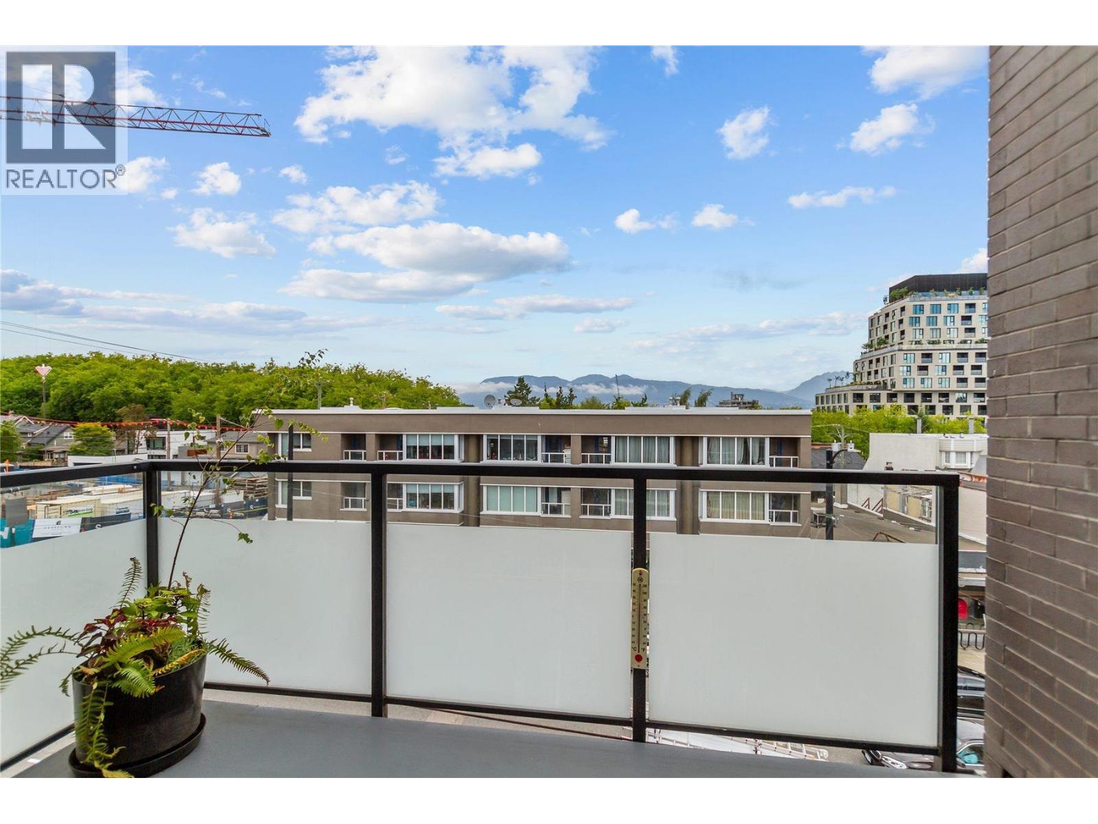 301 3788 W 10th Avenue, Vancouver, British Columbia  V6R 2G4 - Photo 7 - R3157165