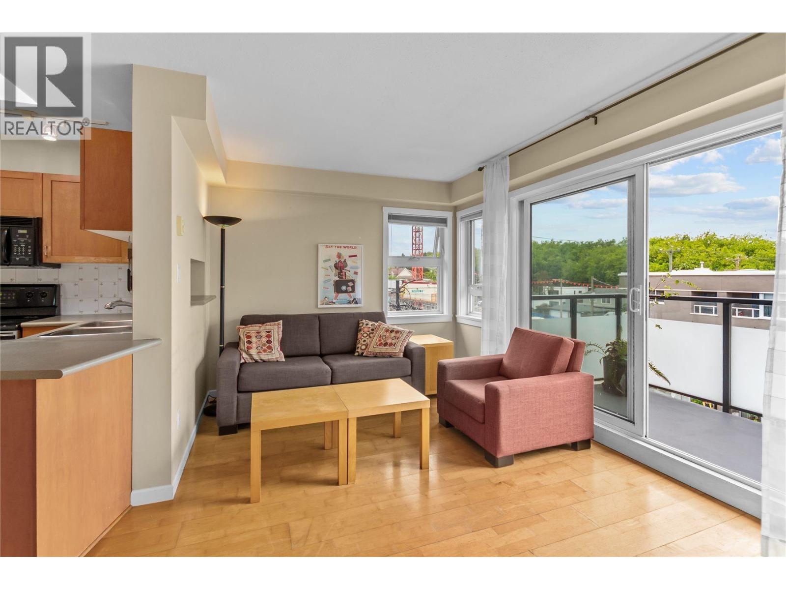 301 3788 W 10th Avenue, Vancouver, British Columbia  V6R 2G4 - Photo 5 - R3157165