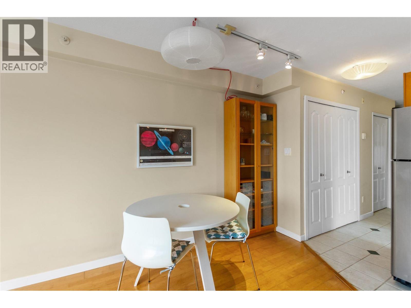 301 3788 W 10th Avenue, Vancouver, British Columbia  V6R 2G4 - Photo 8 - R3157165