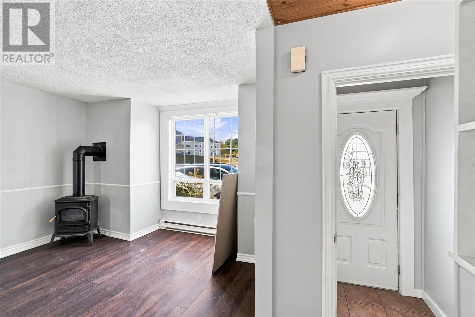 23 Campbell Avenue, St. John's — photo 2