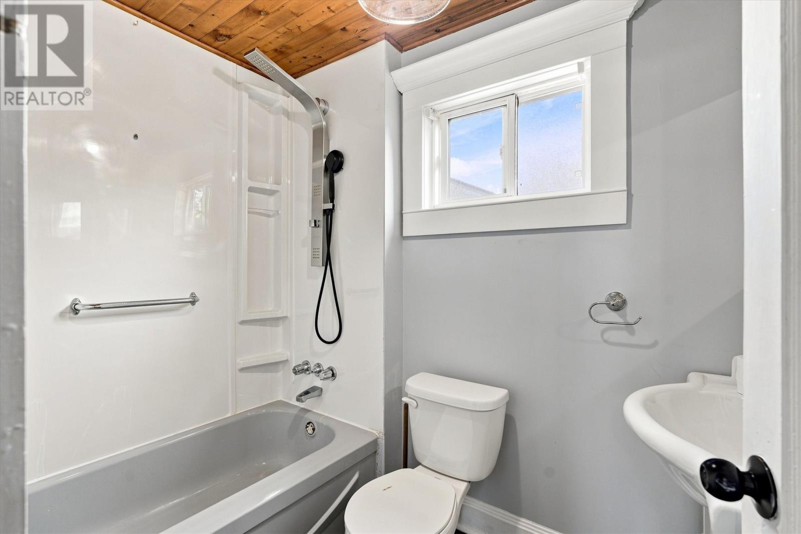 23 Campbell Avenue, St. John's — photo 9