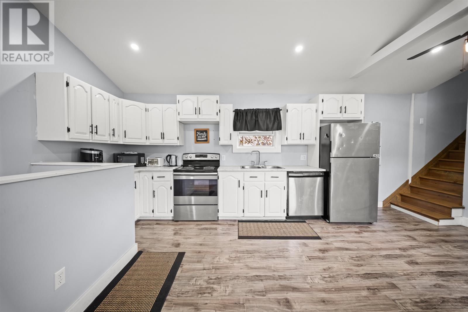 241 Phillip Street, Tignish, Prince Edward Island  C0B 2B0 - Photo 8 - 202621122