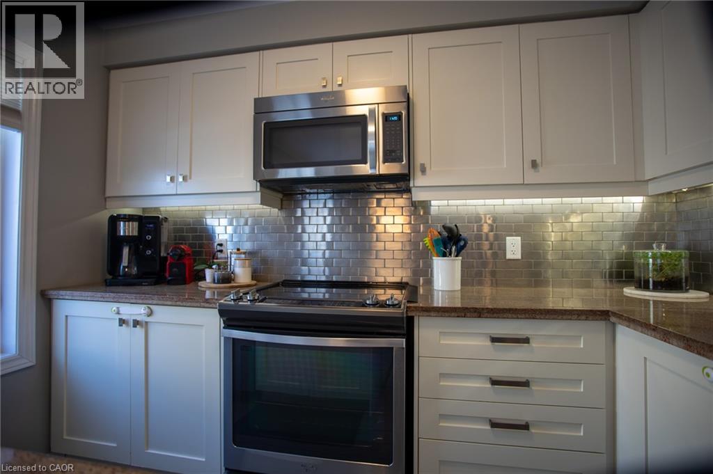 18 England Terrace, Stoney Creek, Ontario L8J 0G4 - Photo 11 - 40856911
