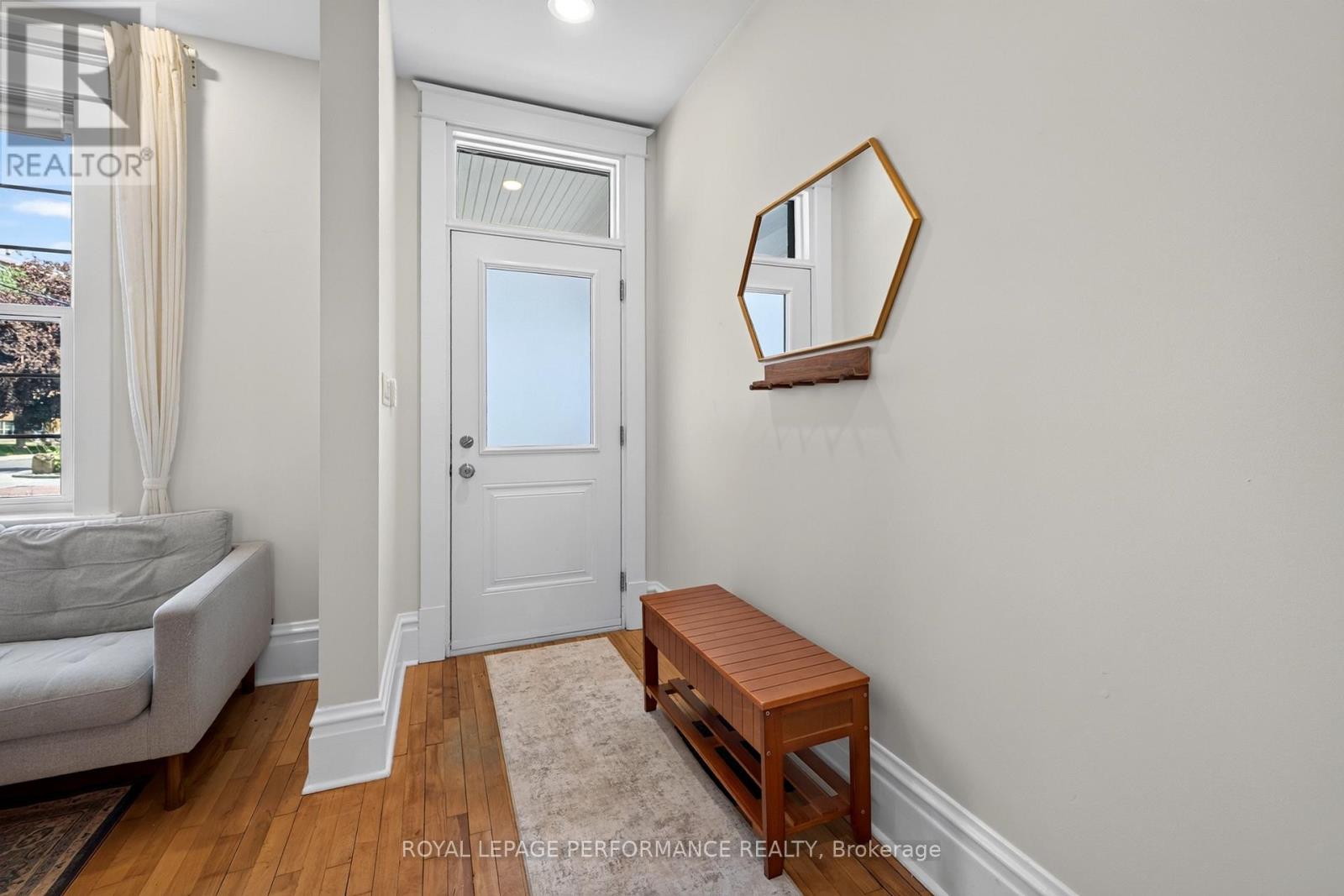 72 Springfield Road, Ottawa, Ontario  K1M 1C7 - Photo 4 - X13696520