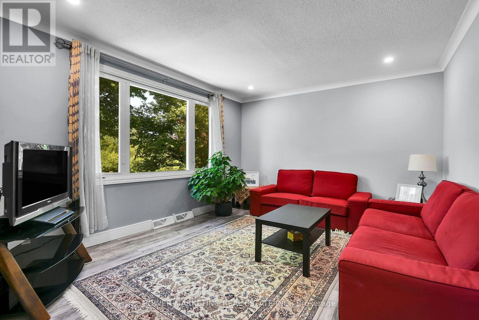 35 Tauvette Street, Ottawa, Ontario  K1B 3A1 - Photo 8 - X13696648