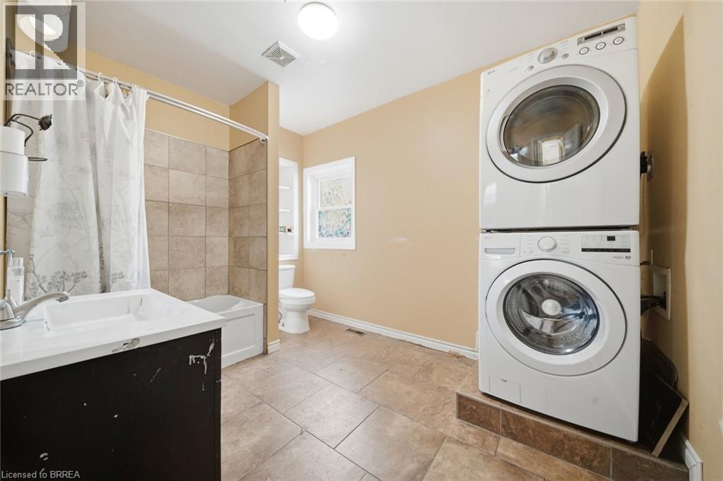 82 St. George Street, Brantford, Ontario  N3R 1V4 - Photo 14 - 40856005
