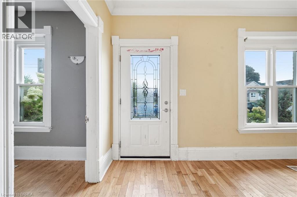 82 St. George Street, Brantford, Ontario  N3R 1V4 - Photo 3 - 40856005