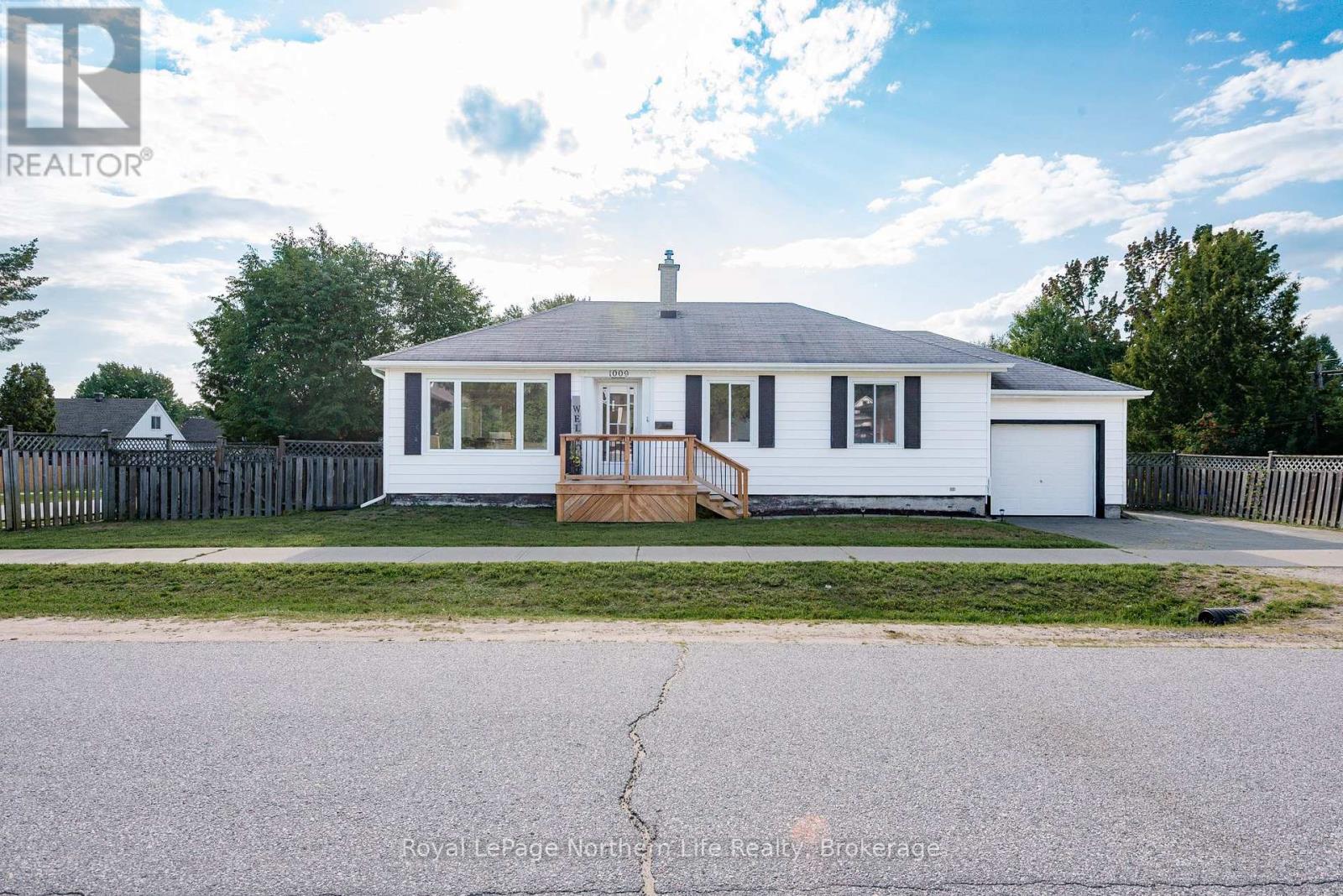 1009 ELIZABETH STREET, North Bay, Ontario