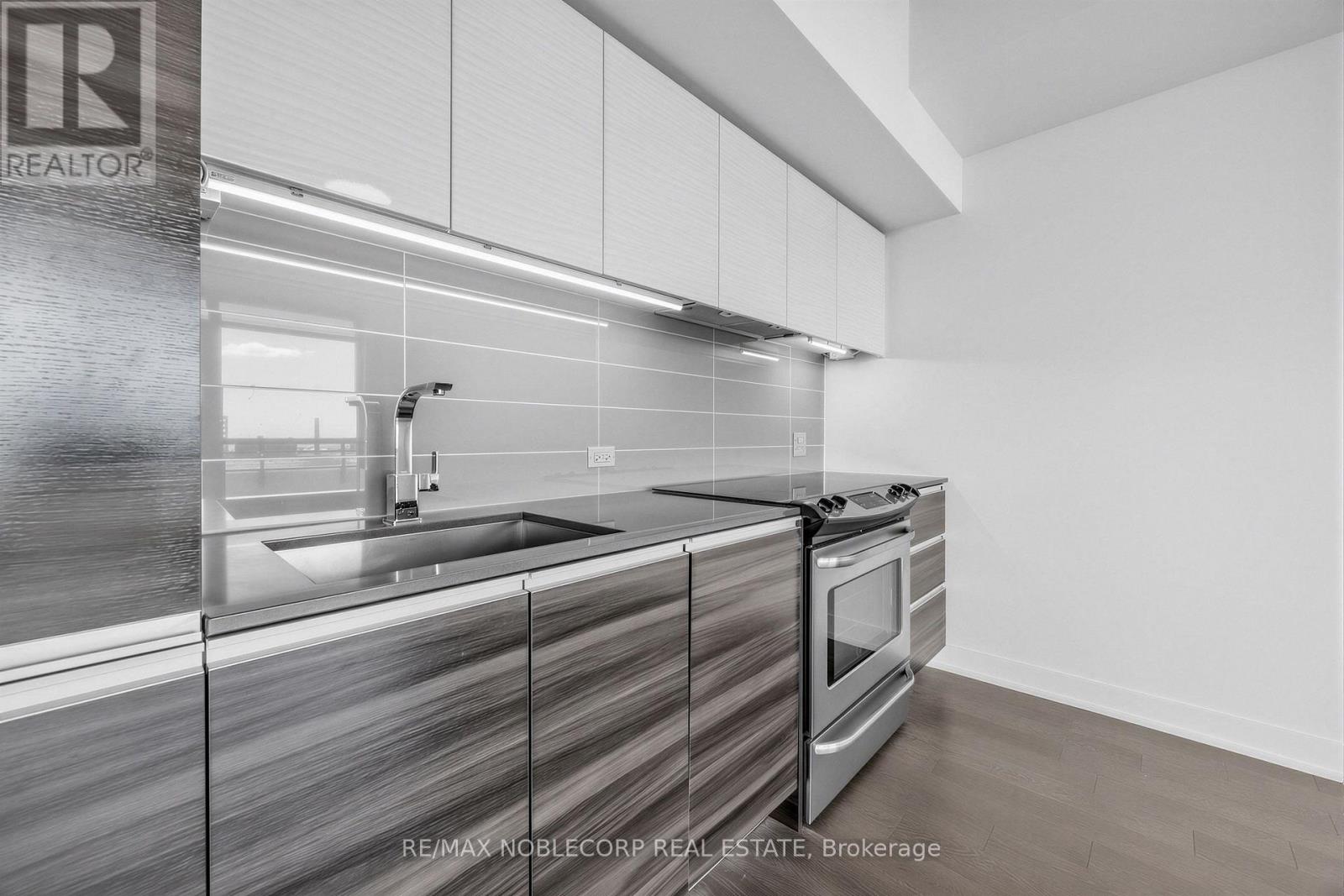 1006 - 20 Minowan Miikan Lane, Toronto, Ontario  M6J 0E5 - Photo 11 - C13696510