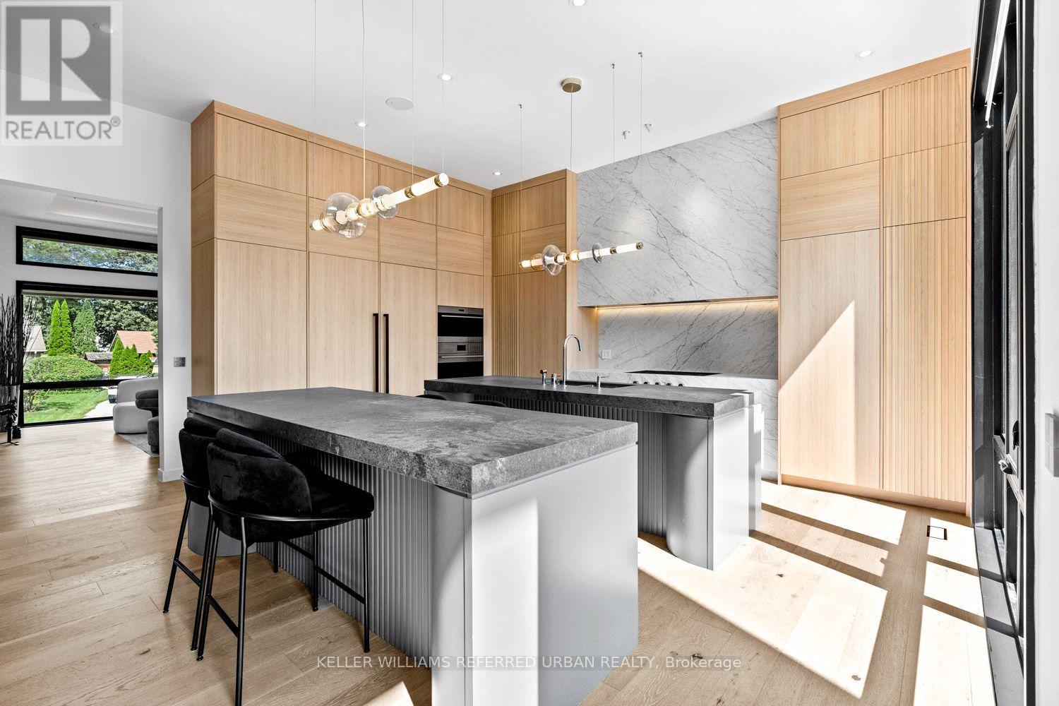 27 Berkinshaw Crescent, Toronto, Ontario  M3B 2T1 - Photo 10 - C13696594