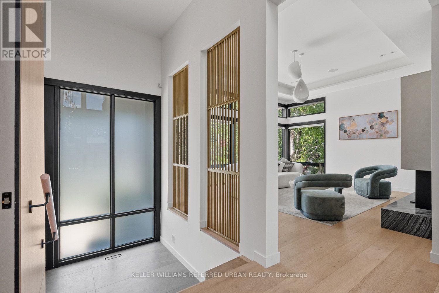 27 Berkinshaw Crescent, Toronto, Ontario  M3B 2T1 - Photo 17 - C13696594