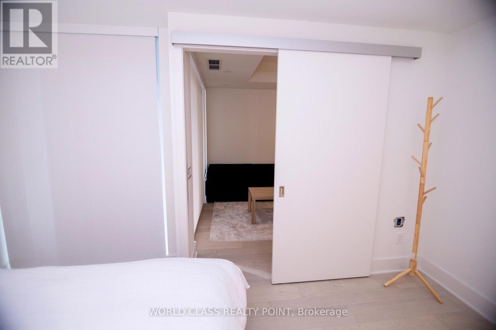 1807 - 11 Yorkville Avenue, Toronto, Ontario  M4W 1L2 - Photo 11 - C13696686