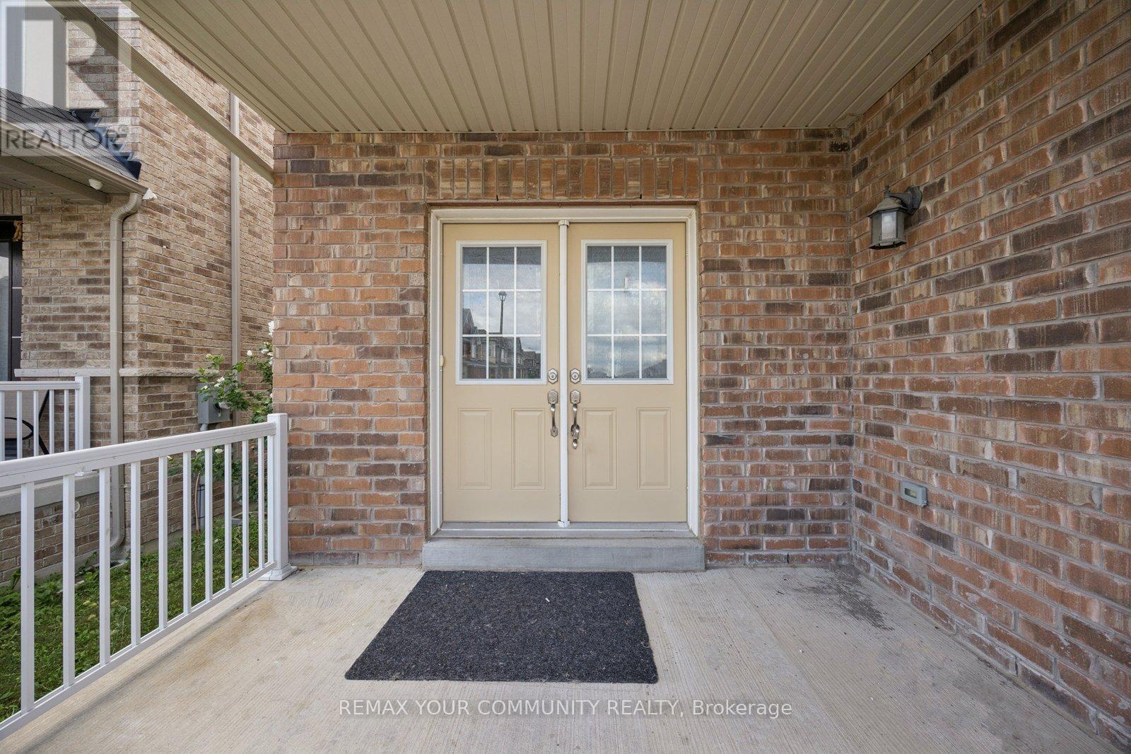 905 Greenhill Avenue, Oshawa, Ontario L1K 0X9 - Photo 2 - E13696494