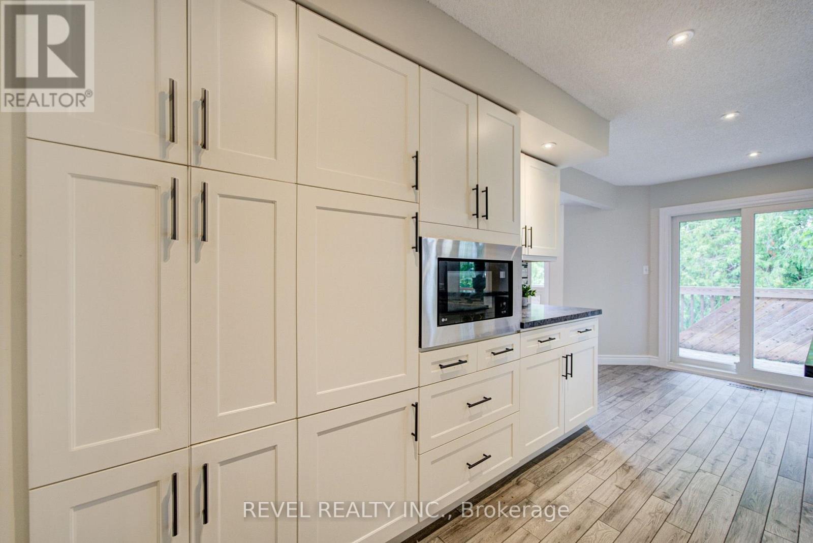 2141 Theoden Court, Pickering, Ontario  L1X 1Z9 - Photo 12 - E13696516