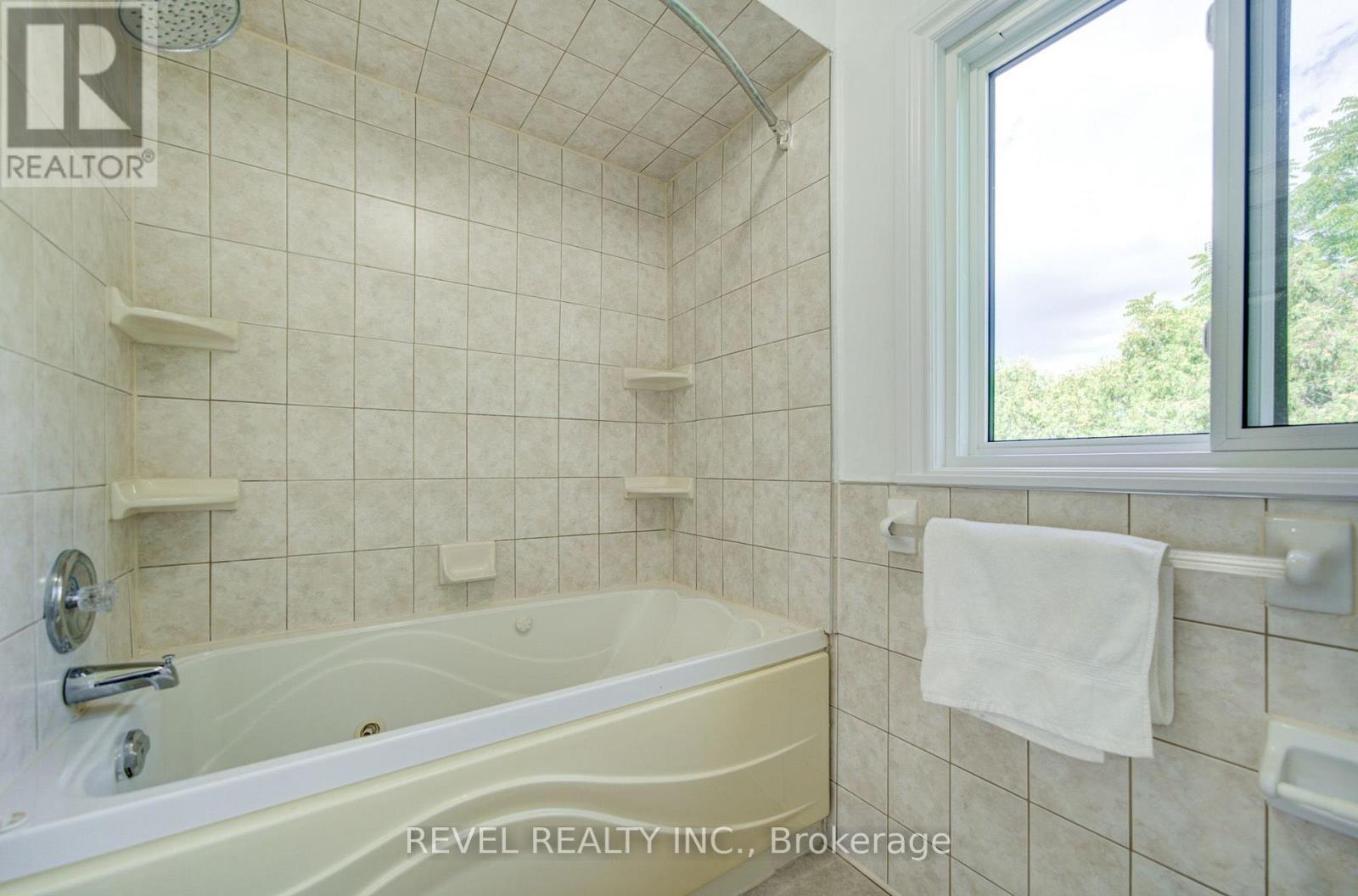 2141 Theoden Court, Pickering, Ontario  L1X 1Z9 - Photo 25 - E13696516
