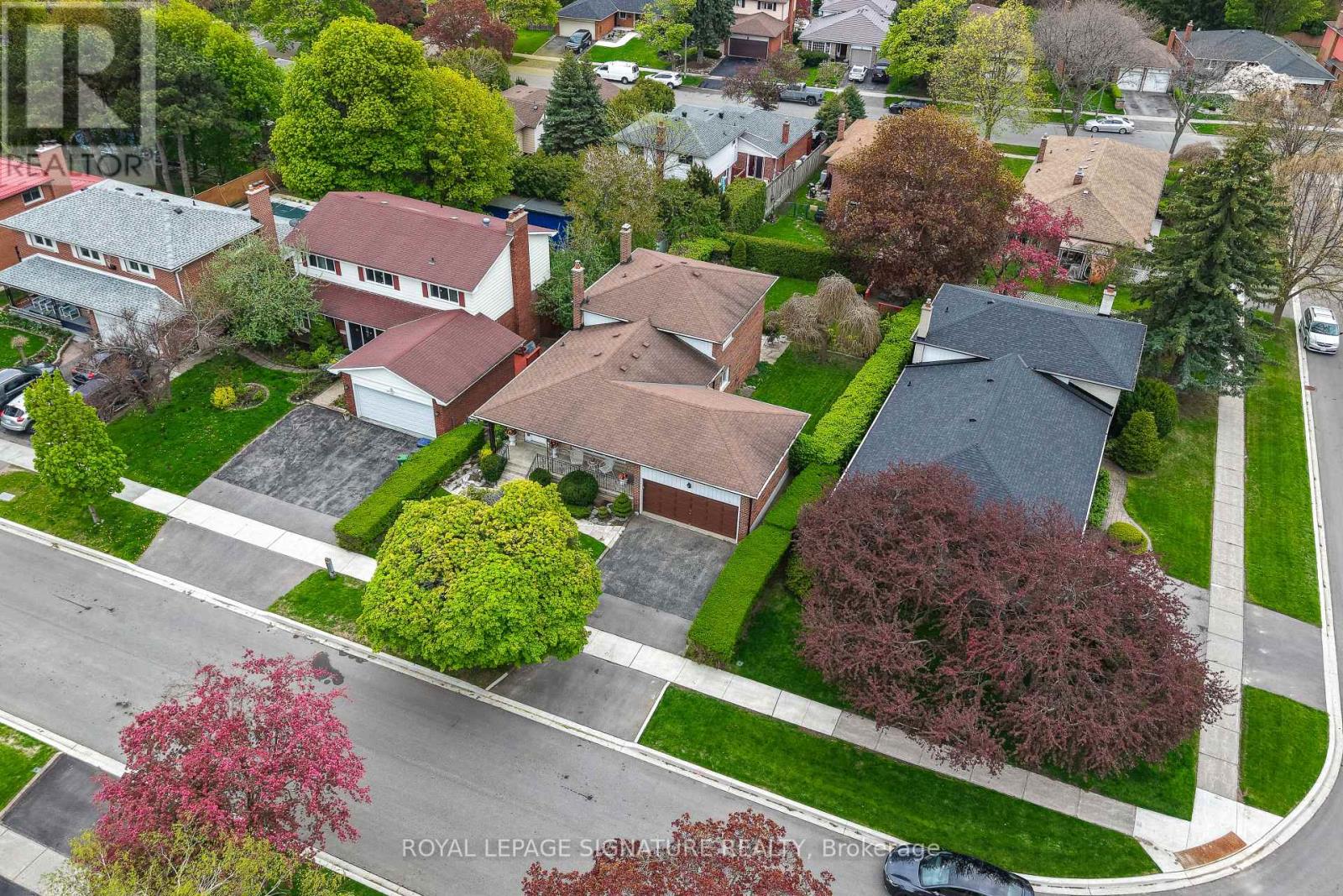 14 Logstone Crescent, Toronto, Ontario  M1E 4M3 - Photo 2 - E13696518