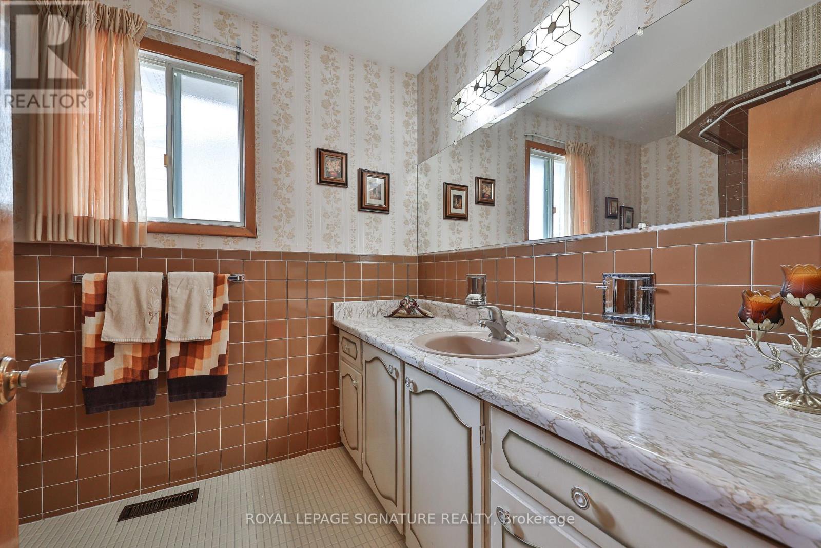 14 Logstone Crescent, Toronto, Ontario  M1E 4M3 - Photo 31 - E13696518