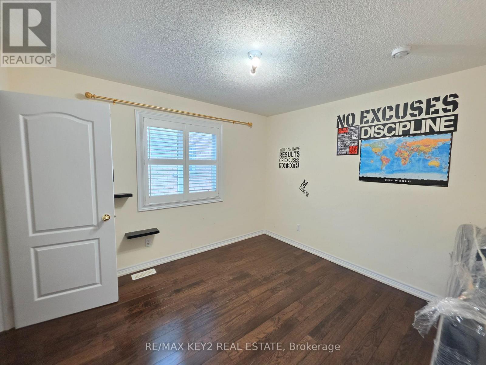 Upper - 1601 Dusty Drive, Pickering, Ontario  L1X 0C9 - Photo 10 - E13696608