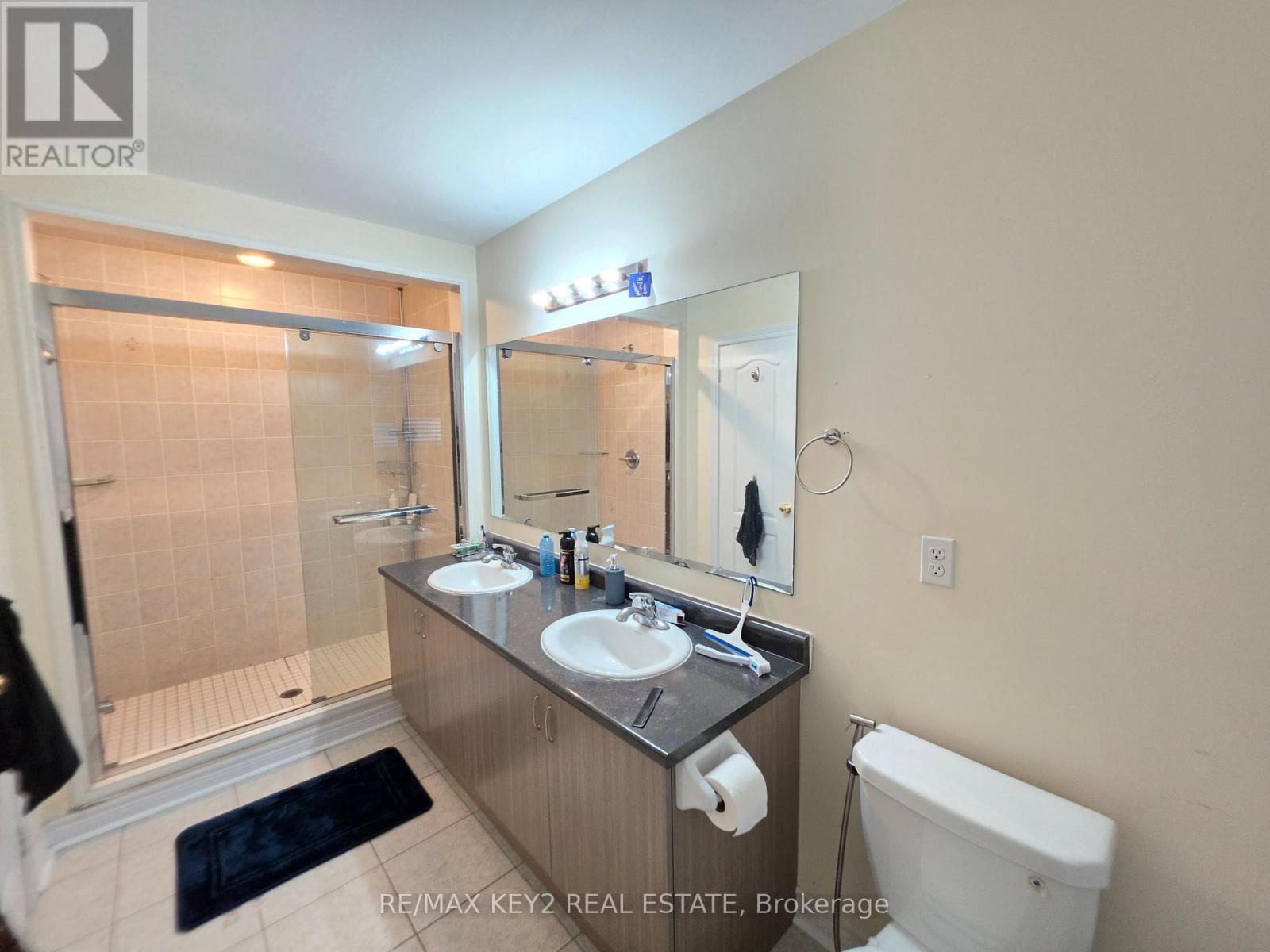 Upper - 1601 Dusty Drive, Pickering, Ontario  L1X 0C9 - Photo 13 - E13696608