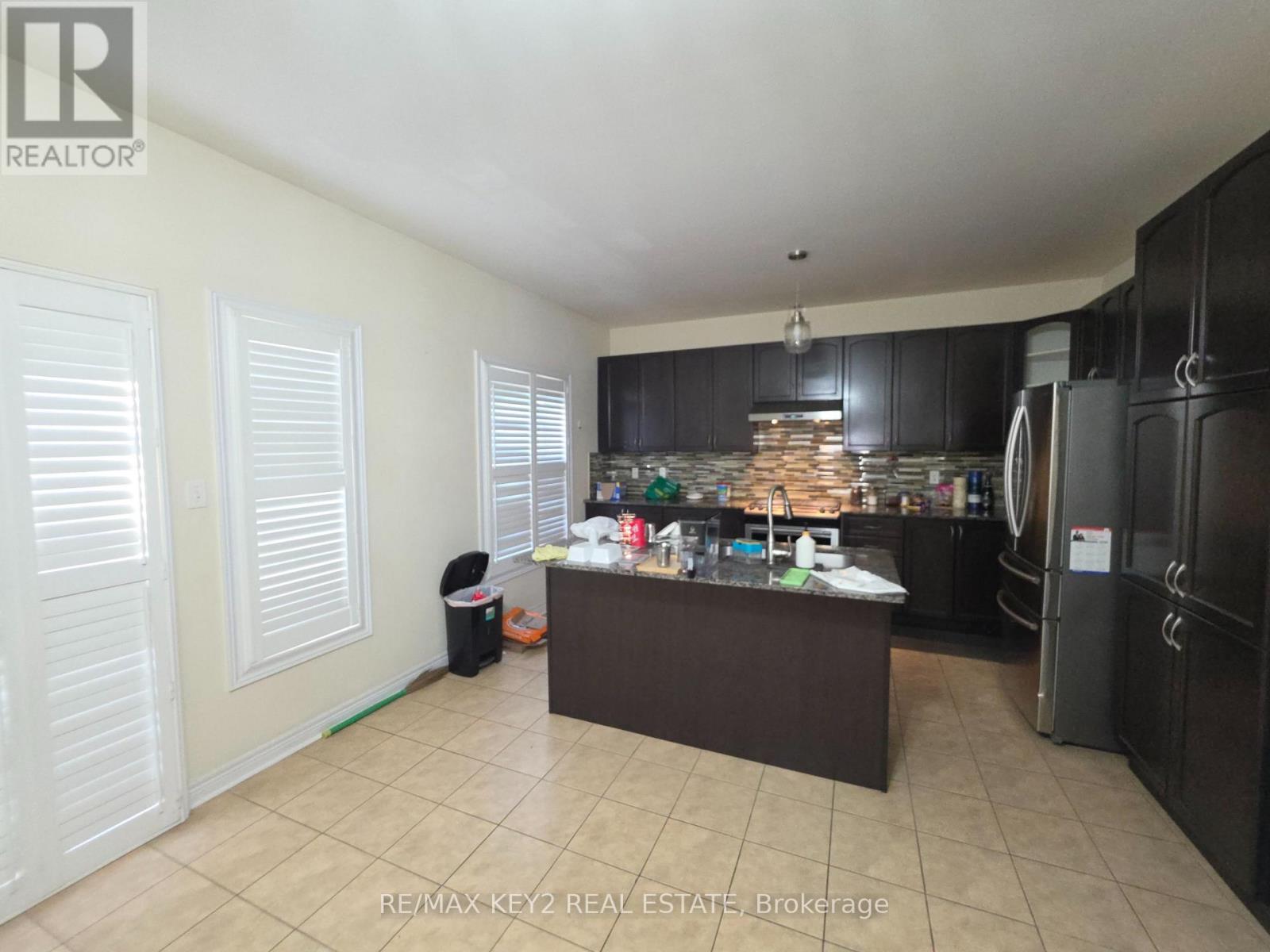 Upper - 1601 Dusty Drive, Pickering, Ontario  L1X 0C9 - Photo 2 - E13696608