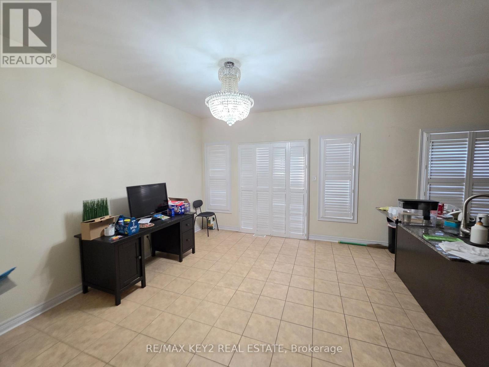 Upper - 1601 Dusty Drive, Pickering, Ontario  L1X 0C9 - Photo 3 - E13696608