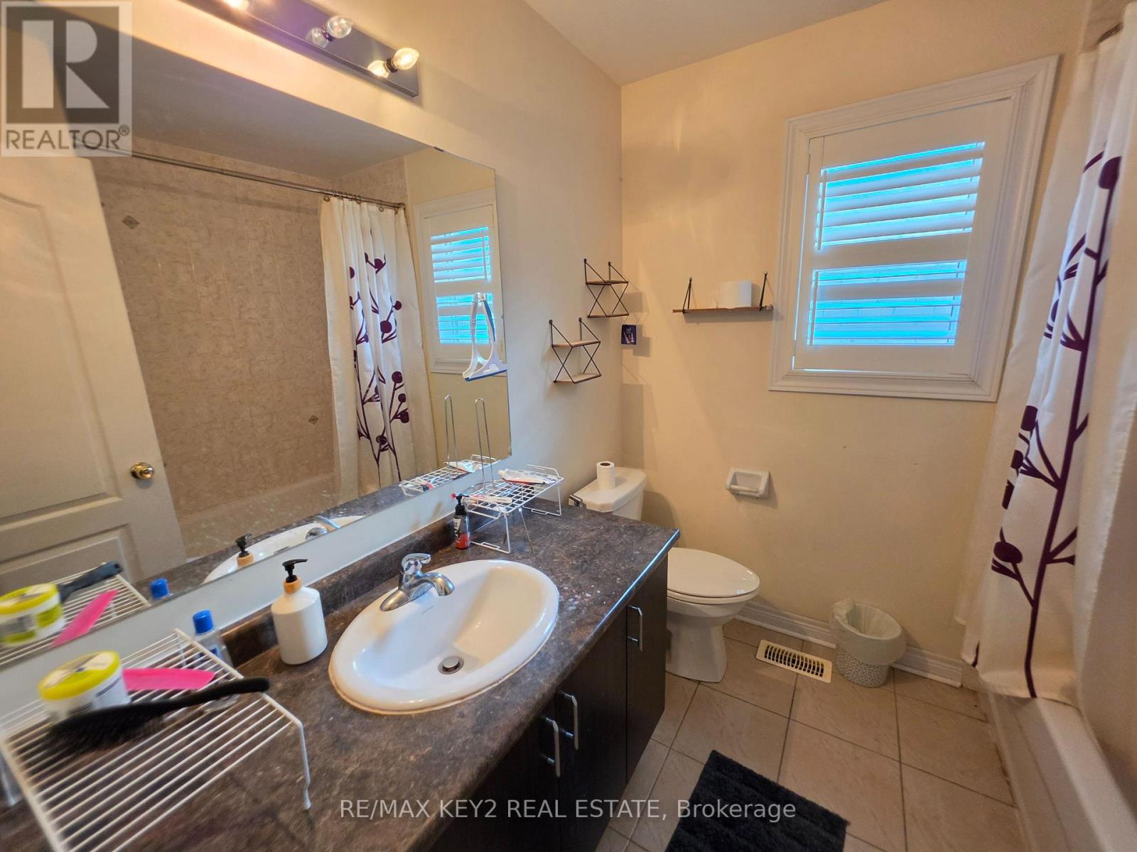 Upper - 1601 Dusty Drive, Pickering, Ontario  L1X 0C9 - Photo 9 - E13696608