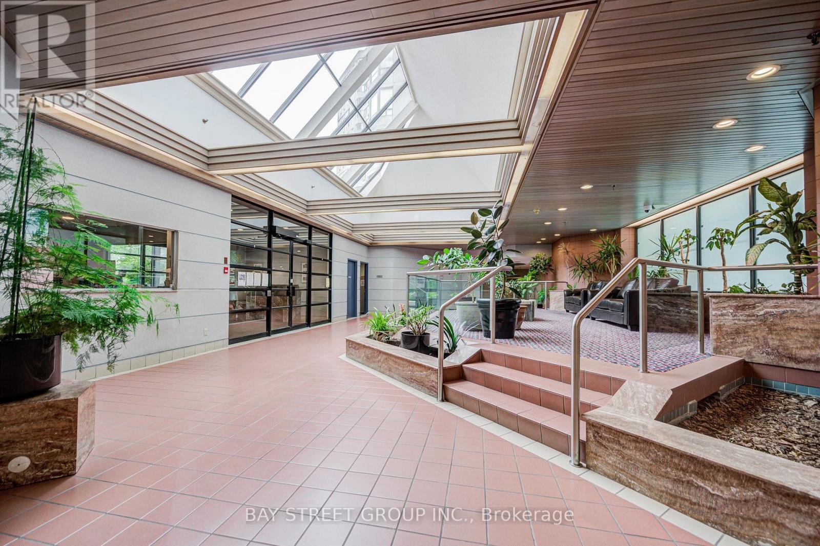 1607 - 160 Alton Towers Circle, Toronto, Ontario  M1V 4X8 - Photo 8 - E13696702