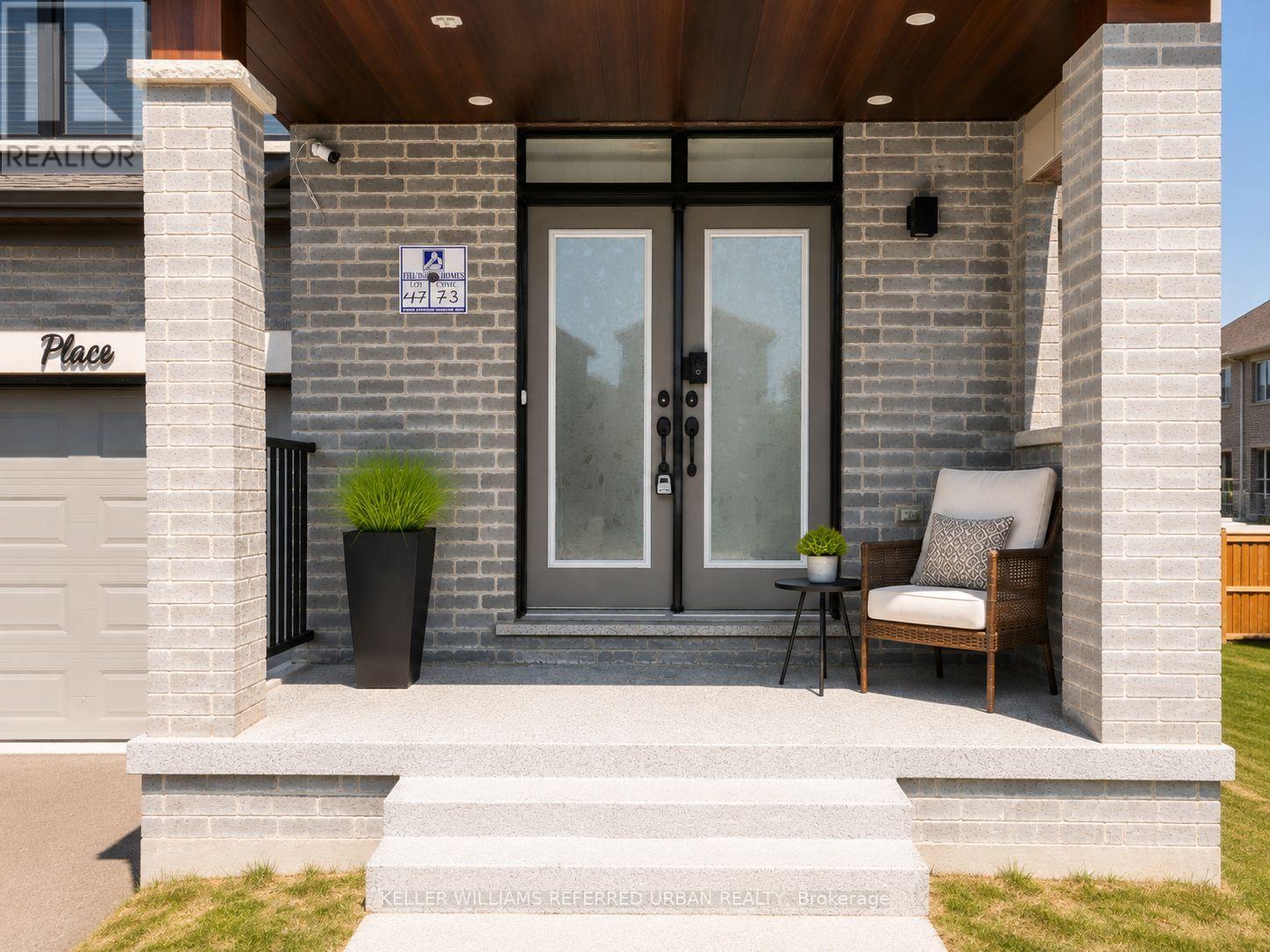 73 Armilia Place, Whitby, Ontario  L1P 0P7 - Photo 4 - E13696724