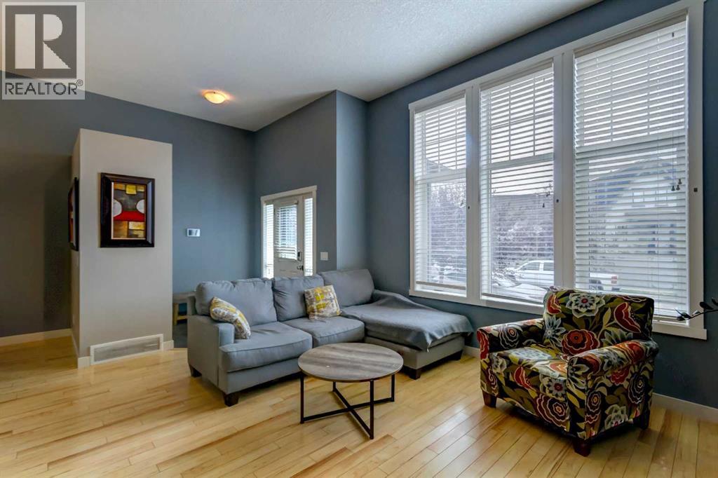 6 Elgin Meadows Road SE, Calgary, Alberta  T2Z 0S1 - Photo 6 - A2335482