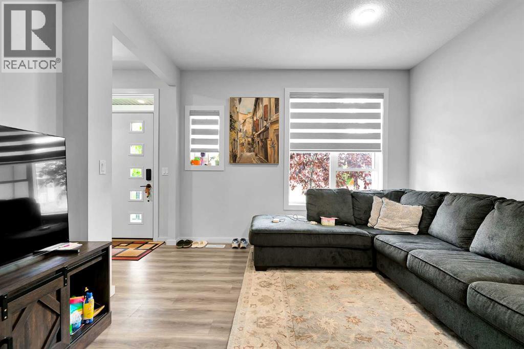 273 Lucas Avenue NW, Calgary, Alberta  T3P 1S3 - Photo 3 - A2337381