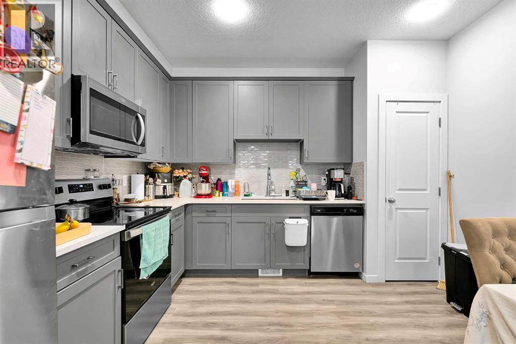 273 Lucas Avenue NW, Calgary, Alberta  T3P 1S3 - Photo 5 - A2337381